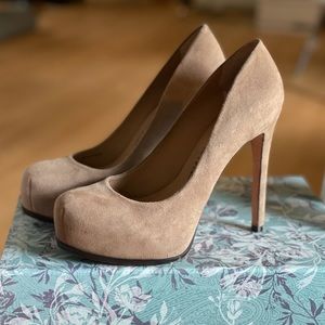 Pour La Victorie Irina Platform Suede Pumps